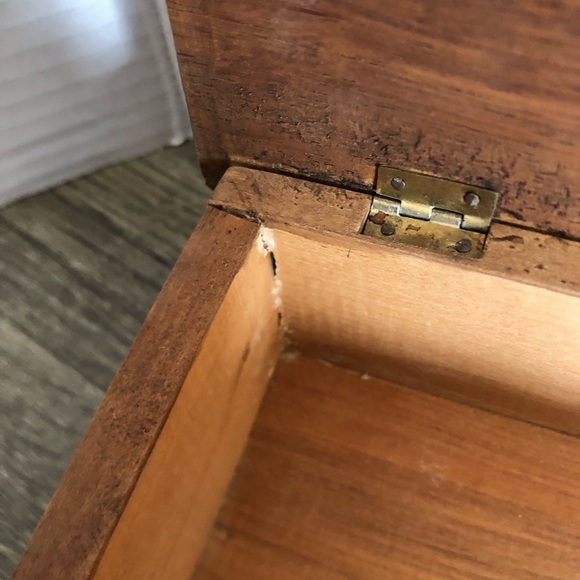 Hand Carved Double Eagle Wood Box with Key - Picture 5 of 15